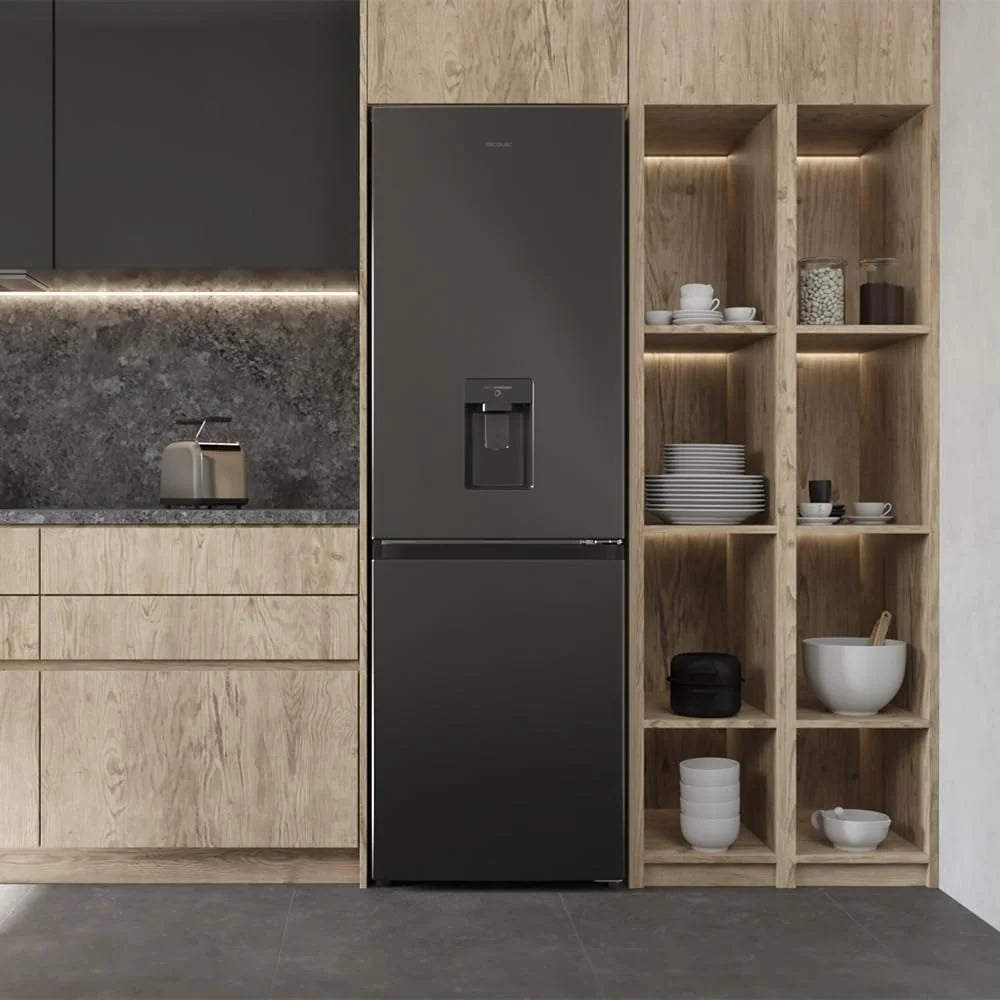Lodówka Cecotec Combi 2 Drzwiowa z dystrybutorem wody Bolero CoolMarket Combi 296 DF WD Dark E. 296L, 60cm szerokości, funkcje FastCooling, FastFreezing i DeFrost, oświetlenie LED, Dark Inox