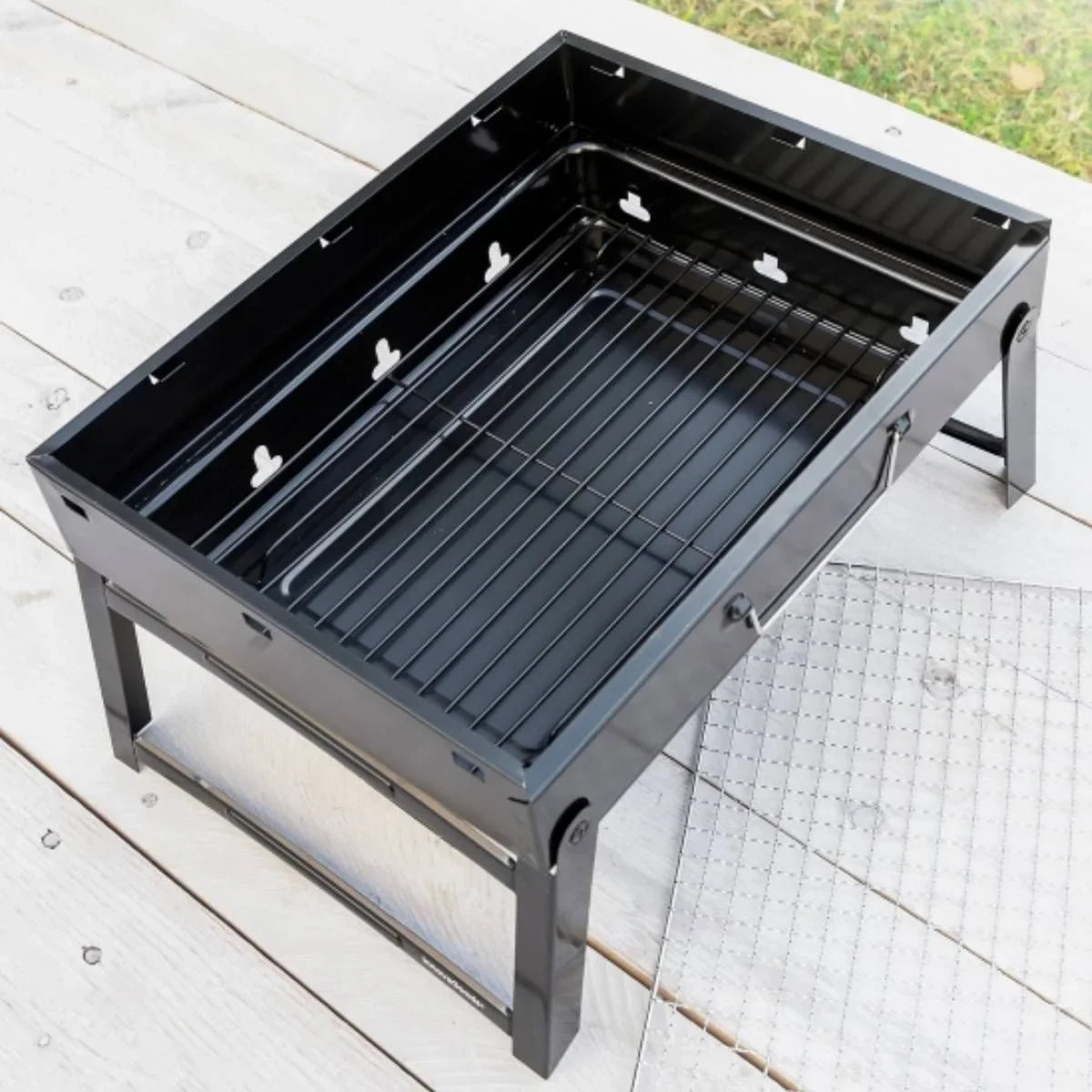 Przenośny składany grill węglowy Innovagoods 35x27cm dla 2 osób (żelazo)