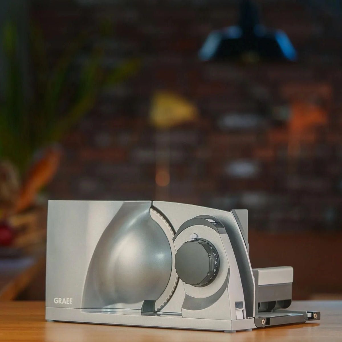 GRAEF MYtiny MT1000 — Składana krajalnica, 170 W, ostrze Ø170 mm, metalowa, grubość cięcia 0-15 mm, do chleba, kompaktowa, Made in Germany, srebrna