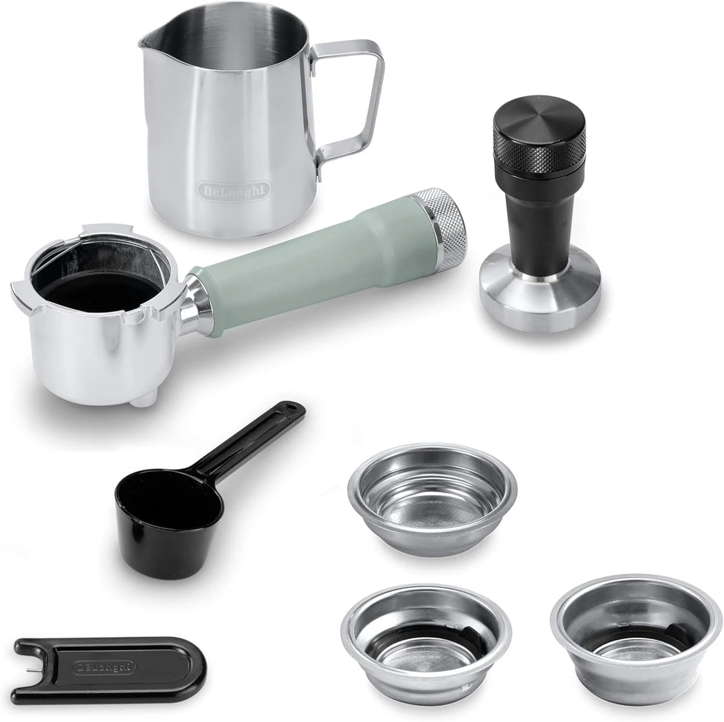 De'Longhi Dedica – Ekspres Kolbowy do Kawy Mielonej lub w Saszetkach, Espresso i Cappuccino, Zbiornik 1.3 Litra, System Anti-Drip, Model EC685.M, Kolor Metaliczny